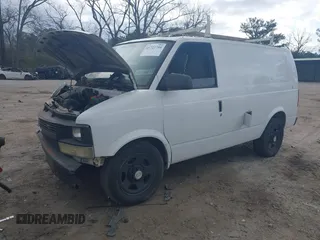 2005 Chevrolet Astro Cargo Van with VIN 1GCDM19XX5B131640, listed as a IAAI auction lot 41722710 with 318,815 mi miles. Bid and sale history available at carsss.com. Image 2.