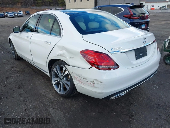 2021 Mercedes-Benz C 300 z VIN W1KWF8EB5MR605575, wystawiony jako IAAI lot #41042025 z przebiegiem 25 639 mil mil oraz . Historia ofert i sprzedaży dostępna na DreamBid. Obrazek 3.