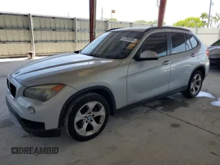 2014 BMW X1 sDrive28i z VIN WBAVM1C57EVW50653, wystawiony jako Copart lot #57309385 z przebiegiem Nie podano mil oraz Szkody całkowita. Historia ofert i sprzedaży dostępna na DreamBid. Obrazek 1.