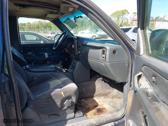 2000 Chevrolet Silverado 2500 LS with VIN 1GCGC29U0YE149496, listed as a IAAI auction lot 41967368 with 282,833 mi miles. Bid and sale history available at carsss.com. Image 5.