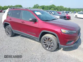 2021 Jeep Cherokee Latitude Lux z VIN 1C4PJMMX7MD111119, wystawiony jako IAAI lot #38780331 z przebiegiem 53 057 mil mil oraz . Historia ofert i sprzedaży dostępna na DreamBid. Obrazek 1.