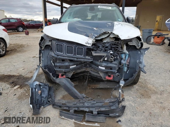 2019 Jeep Compass Trailhawk z VIN 3C4NJDDB4KT740047, wystawiony jako Copart lot #86834404 z przebiegiem 108 201 mil mil oraz Szkoda całkowita • Salvage title. Historia ofert i sprzedaży dostępna na DreamBid. Obrazek 5.
