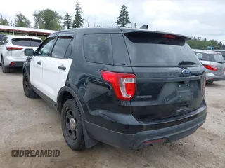 2017 Ford Police Interceptor Utility z VIN 1FM5K8AR9HGC26225, wystawiony jako IAAI lot #42283084 z przebiegiem Nie podano mil oraz . Historia ofert i sprzedaży dostępna na DreamBid. Obrazek 3.