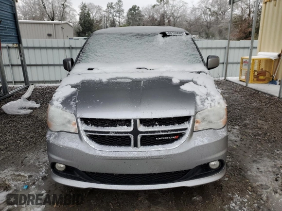 2019 Dodge Grand Caravan SXT with VIN 2C4RDGCG1KR595981, listed as a Copart auction lot 88133645 with 104,852 mi miles and Salvage Title. Bid and sale history available at DreamBid. Image 5.