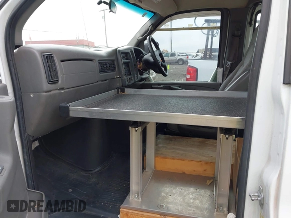 2006 Chevrolet Express Cargo with VIN 1GCFG15X861171275, listed as a IAAI auction lot 42209259 with 192,631 mi miles and . Bid and sale history available at DreamBid. Image 5.