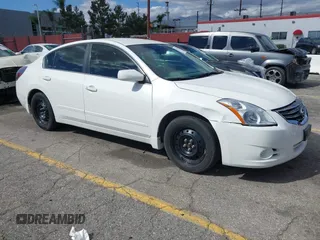 2012 Nissan Altima S z VIN 1N4AL2AP3CC121200, wystawiony jako IAAI lot #41702932 z przebiegiem 57 673 mil mil oraz . Historia ofert i sprzedaży dostępna na DreamBid. Obrazek 1.