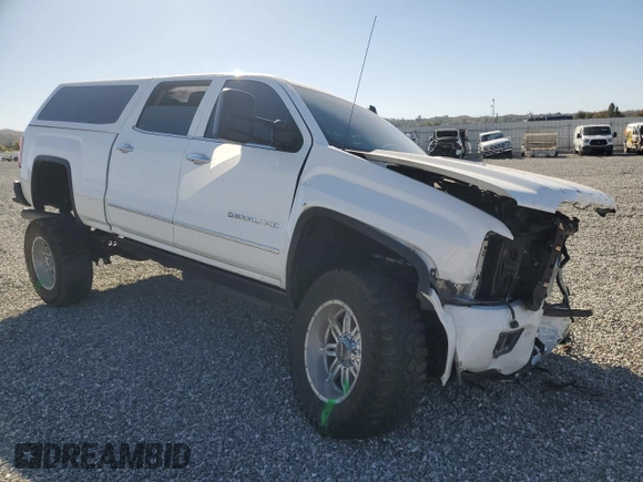 2015 GMC Sierra 2500HD Denali z VIN 1GT120E80FF175769, wystawiony jako Copart lot #79047164 z przebiegiem 116 447 mil mil oraz Szkoda całkowita • Salvage title. Historia ofert i sprzedaży dostępna na DreamBid. Obrazek 4.
