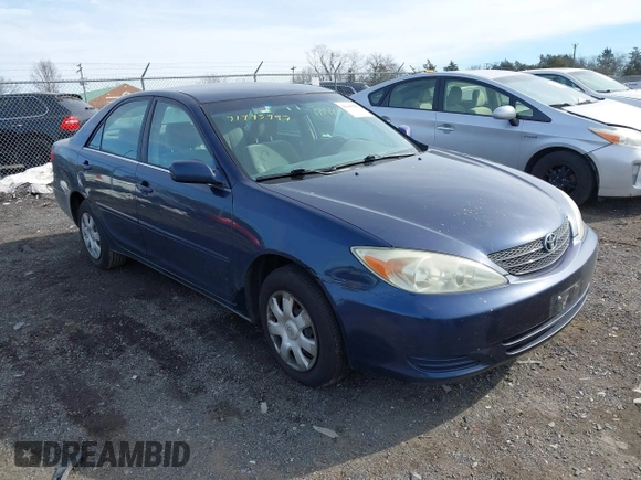 2004 Toyota Camry LE z VIN 4T1BE32K14U282508, wystawiony jako IAAI lot #41445997 z przebiegiem 205 826 mil mil oraz . Historia ofert i sprzedaży dostępna na DreamBid. Obrazek 1.