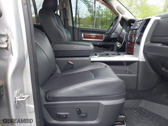 2010 Dodge Ram 1500 SLT with VIN 1D7RB1CT5AS203992, listed as a IAAI auction lot 41931671 with 122,831 mi miles. Bid and sale history available at carsss.com. Image 5.