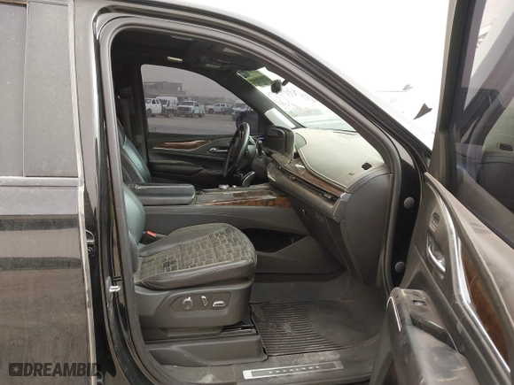 2021 Cadillac Escalade Sport Platinum with VIN 1GYS4GKL0MR228590, listed as a IAAI auction lot 41301987 with 1 mi miles. Bid and sale history available at carsss.com. Image 5.