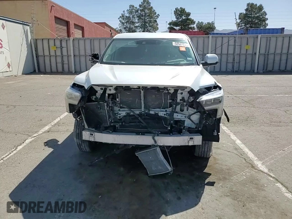 2022 Toyota Tundra Limited z VIN 5TFJA5DB9NX018019, wystawiony jako Copart lot #52607235 z przebiegiem 31 692 mil mil oraz Szkoda całkowita • Salvage title. Historia ofert i sprzedaży dostępna na DreamBid. Obrazek 10.