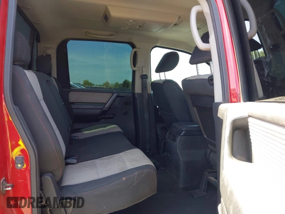 2011 Nissan Titan Pro-4X z VIN 1N6BA0ECXBN317554, wystawiony jako IAAI lot #42310942 z przebiegiem 152 264 mil mil oraz . Historia ofert i sprzedaży dostępna na DreamBid. Obrazek 8.