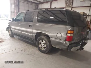 2001 Chevrolet Suburban LS with VIN 3GNEC16T21G222550, listed as a IAAI auction lot 41371629 with 261,681 mi miles. Bid and sale history available at carsss.com. Image 3.