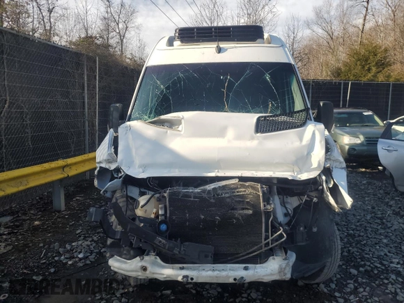 2017 Freightliner Sprinter Cargo z VIN WDYPF0CD1HP387242, wystawiony jako Copart lot #84517624 z przebiegiem 232 062 mil mil oraz Szkoda całkowita • Salvage title. Historia ofert i sprzedaży dostępna na DreamBid. Obrazek 5.