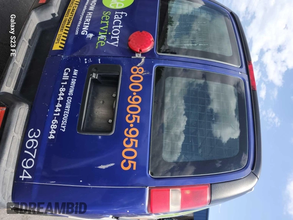 2013 Chevrolet Express Cargo z VIN 1GCSGAFX1D1169555, wystawiony jako IAAI lot #42530668 z przebiegiem 207 358 mil mil oraz . Historia ofert i sprzedaży dostępna na DreamBid. Obrazek 22.