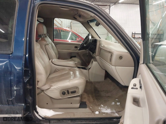 2001 Chevrolet Tahoe LS with VIN 1GNEK13TX1R108982, listed as a IAAI auction lot 41622297 with 202,013 mi miles. Bid and sale history available at carsss.com. Image 5.