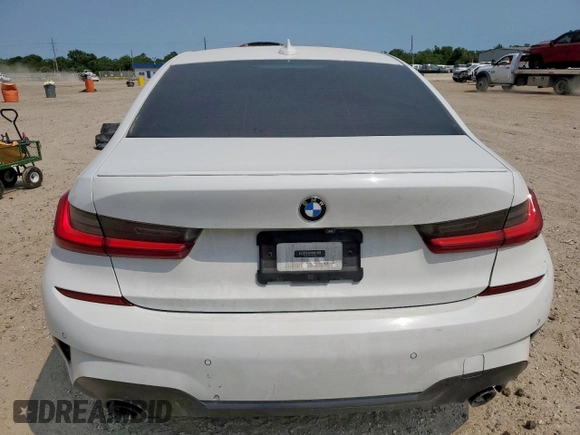 2022 BMW 3 Series 330i z VIN 3MW5R1J00N8C27912, wystawiony jako Copart lot #57255145 z przebiegiem 49 569 mil mil oraz Szkoda całkowita • Salvage title. Historia ofert i sprzedaży dostępna na DreamBid. Obrazek 6.