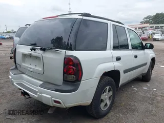 2005 Chevrolet TrailBlazer LT with VIN 1GNDT13S252253903, listed as a IAAI auction lot 42075661 with 186,673 mi miles and . Bid and sale history available at DreamBid. Image 4.