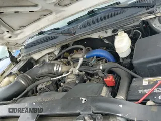 2003 Chevrolet Silverado 2500HD LS z VIN 1GCHK23153F110718, wystawiony jako IAAI lot #41934741 z przebiegiem 289 339 mil mil oraz . Historia ofert i sprzedaży dostępna na DreamBid. Obrazek 19.