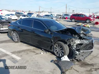 2021 Lexus ES with VIN 58AD11D16MU002636, listed as a IAAI auction lot 41850264 with 1 mi miles. Bid and sale history available at carsss.com. Image 1.