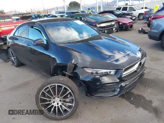 2023 Mercedes-Benz CLA 35 AMG z VIN W1K5J5BB1PN398000, wystawiony jako IAAI lot #41226469 z przebiegiem 7 992 mil mil oraz . Historia ofert i sprzedaży dostępna na DreamBid. Obrazek 1.