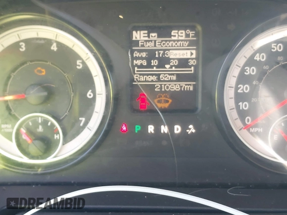 2017 Ram 1500 SLT z VIN 1C6RR6GG5HS678804, wystawiony jako IAAI lot #42050344 z przebiegiem 210 987 mil mil oraz . Historia ofert i sprzedaży dostępna na DreamBid. Obrazek 16.