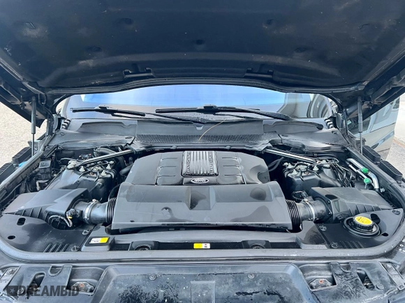 2018 Land Rover Range Rover Sport SE with VIN SALWG2RV3JA699712, listed as a Copart auction lot 88499055 with 136,324 mi miles and Clean Title. Bid and sale history available at carsss.com. Image 7.