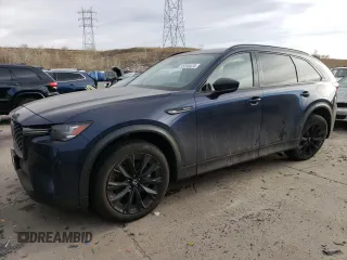 2025 Mazda CX-90 Premium Sport z VIN JM3KKCHA5S1200104, wystawiony jako Copart lot #85293474 z przebiegiem 1 549 mil mil oraz Szkoda całkowita • Salvage title. Historia ofert i sprzedaży dostępna na DreamBid. Obrazek 1.