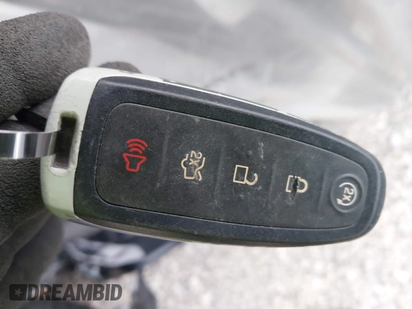 2018 Ford Fiesta SE z VIN 3FADP4BJ3JM135908, wystawiony jako IAAI lot #40003965 z przebiegiem Nie podano mil oraz . Historia ofert i sprzedaży dostępna na DreamBid. Obrazek 11.