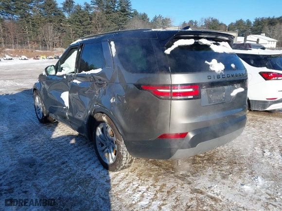 2019 Land Rover Discovery HSE with VIN SALRR2RV0K2410739, listed as a IAAI auction lot 41393134 with 62,471 mi miles. Bid and sale history available at carsss.com. Image 3.