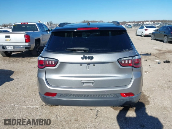 2018 Jeep Compass Latitude with VIN 3C4NJCBB6JT407702, listed as a IAAI auction lot 41204505 with 38,073 mi miles. Bid and sale history available at carsss.com. Image 16.