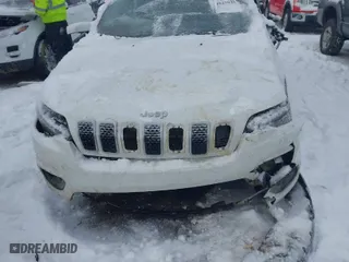 2019 Jeep Cherokee Altitude with VIN 1C4PJLLX2KD486604, listed as a IAAI auction lot 41622027 with 206,026 mi miles. Bid and sale history available at carsss.com. Image 6.