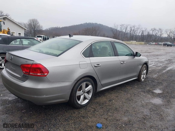 2012 Volkswagen Passat SE w/Sunroof with VIN 1VWBH7A39CC108345, listed as a IAAI auction lot 41582865 with 168,741 mi miles. Bid and sale history available at carsss.com. Image 4.