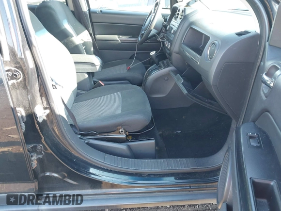 2013 Jeep Compass Sport with VIN 1C4NJDBB4DD113831, listed as a IAAI auction lot 42059122 with 135,062 mi miles. Bid and sale history available at carsss.com. Image 5.
