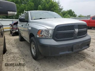 2018 Ram 1500 Tradesman z VIN 3C6JR7DT6JG130036, wystawiony jako Copart lot #59821145 z przebiegiem 140 122 mil mil oraz Czysty tytuł • Clean title. Historia ofert i sprzedaży dostępna na DreamBid. Obrazek 4.