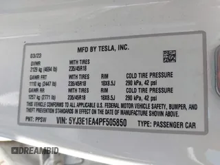 2023 Tesla Model 3 z VIN 5YJ3E1EA4PF505850, wystawiony jako IAAI lot #41310597 z przebiegiem 70 211 mil mil oraz . Historia ofert i sprzedaży dostępna na DreamBid. Obrazek 9.