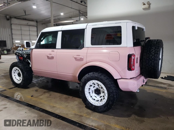 2023 Ford Bronco z VIN 1FMEE5DP3PLB07107, wystawiony jako Copart lot #50701115 z przebiegiem 12 807 mil mil oraz Szkoda całkowita • Salvage title. Historia ofert i sprzedaży dostępna na DreamBid. Obrazek 2.