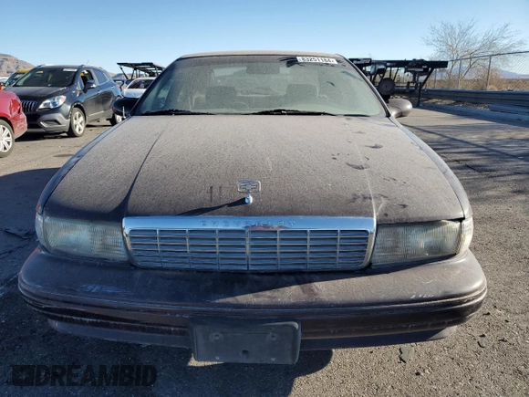 1996 Chevrolet Caprice 1SA Special Value z VIN 1G1BL52W9TR122492, wystawiony jako Copart lot #83251184 z przebiegiem 190 358 mil mil oraz Czysty tytuł • Clean title. Historia ofert i sprzedaży dostępna na DreamBid. Obrazek 5.
