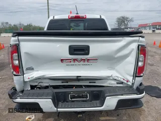 2022 GMC Canyon 4WD AT4 with VIN 1GTG6FEN9N1330466, listed as a IAAI auction lot 42066678 with 15,163 mi miles and . Bid and sale history available at carsss.com. Image 16.