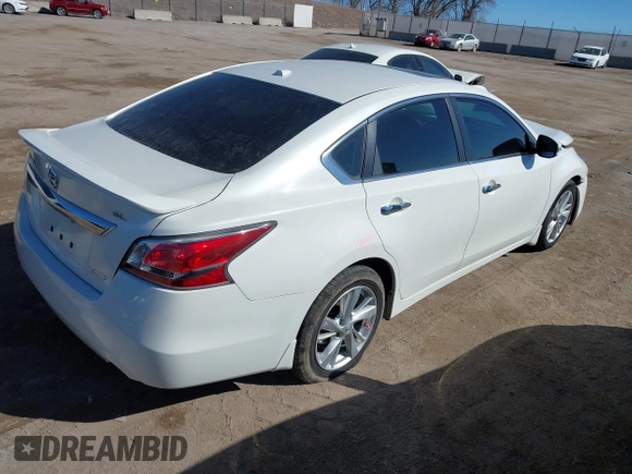 2014 Nissan Altima 2.5 with VIN 1N4AL3AP8EC407469, listed as a IAAI auction lot 41685709 with 106,295 mi miles. Bid and sale history available at carsss.com. Image 4.