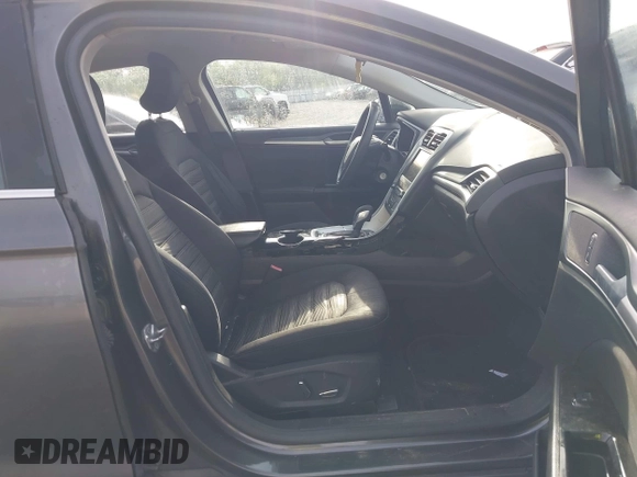 2016 Ford Fusion SE with VIN 3FA6P0H73GR222250, listed as a IAAI auction lot 42083236 with 220,365 mi miles and . Bid and sale history available at carsss.com. Image 5.