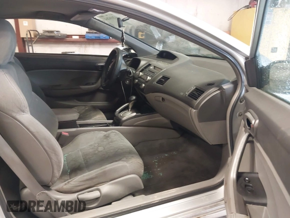 2006 Honda Civic Cpe LX with VIN 2HGFG126X6H532696, listed as a IAAI auction lot 42016264 with 209,509 mi miles. Bid and sale history available at carsss.com. Image 5.
