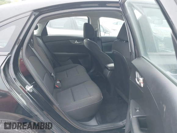 2020 Kia Forte LXS z VIN 3KPF24AD6LE257852, wystawiony jako IAAI lot #42361136 z przebiegiem 59 107 mil mil oraz . Historia ofert i sprzedaży dostępna na DreamBid. Obrazek 8.