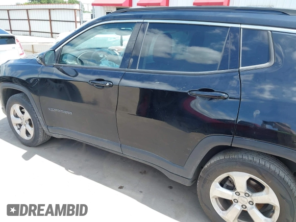 2017 Jeep Compass Latitude z VIN 3C4NJCBB7HT690833, wystawiony jako IAAI lot #42104792 z przebiegiem 64 272 mil mil oraz . Historia ofert i sprzedaży dostępna na DreamBid. Obrazek 14.