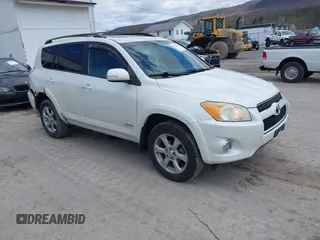 2010 Toyota RAV4 Limited z VIN JTMDF4DV3A5023063, wystawiony jako IAAI lot #41983738 z przebiegiem 163 059 mil mil oraz . Historia ofert i sprzedaży dostępna na DreamBid. Obrazek 1.