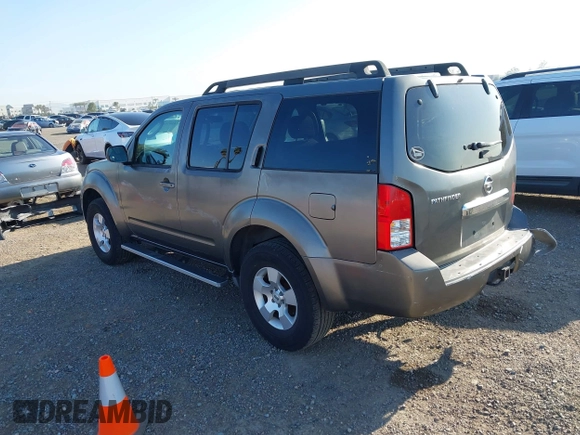 2008 Nissan Pathfinder LE z VIN 5N1AR18U48C638622, wystawiony jako IAAI lot #41975580 z przebiegiem 178 133 mil mil oraz . Historia ofert i sprzedaży dostępna na DreamBid. Obrazek 3.