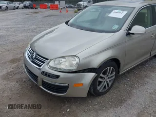 2006 Volkswagen Jetta 2.5L with VIN 3VWSF71K46M702678, listed as a IAAI auction lot 40882527 with 86,506 mi miles and . Bid and sale history available at DreamBid. Image 6.