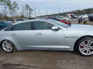 2014 Jaguar XJ with VIN SAJWA2GZ2E8V74309, listed as a IAAI auction lot 40814441 with 1 mi miles. Bid and sale history available at carsss.com. Image 12.