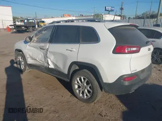 2018 Jeep Cherokee Latitude Plus with VIN 1C4PJLLB1JD590634, listed as a IAAI auction lot 41801859 with 89,457 mi miles. Bid and sale history available at carsss.com. Image 3.