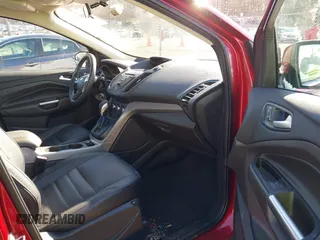 2016 Ford Escape SE with VIN 1FMCU0G72GUC66168, listed as a IAAI auction lot 41806144 with 67,441 mi miles. Bid and sale history available at carsss.com. Image 5.